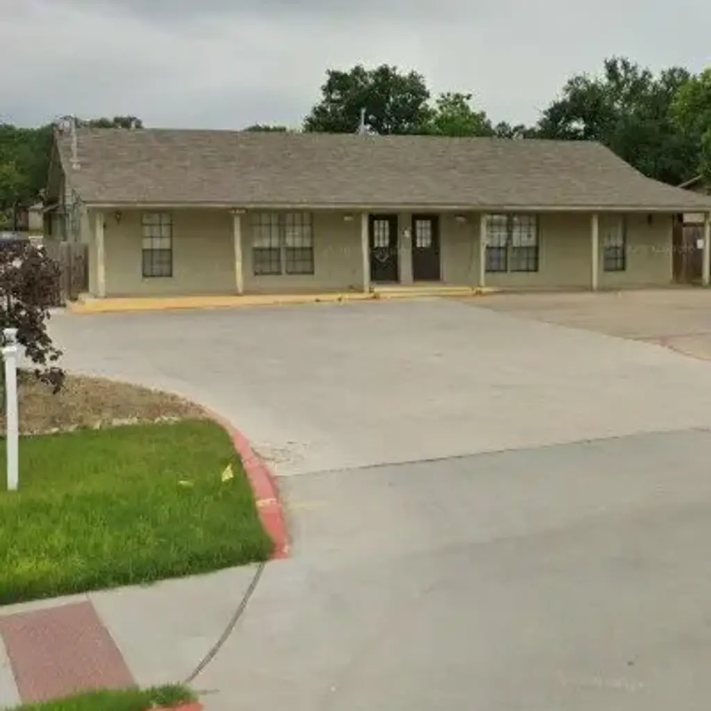 1201 S Mays St, Round Rock