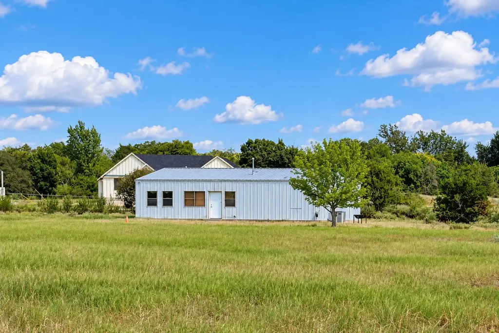 290 Richmond St, McDade