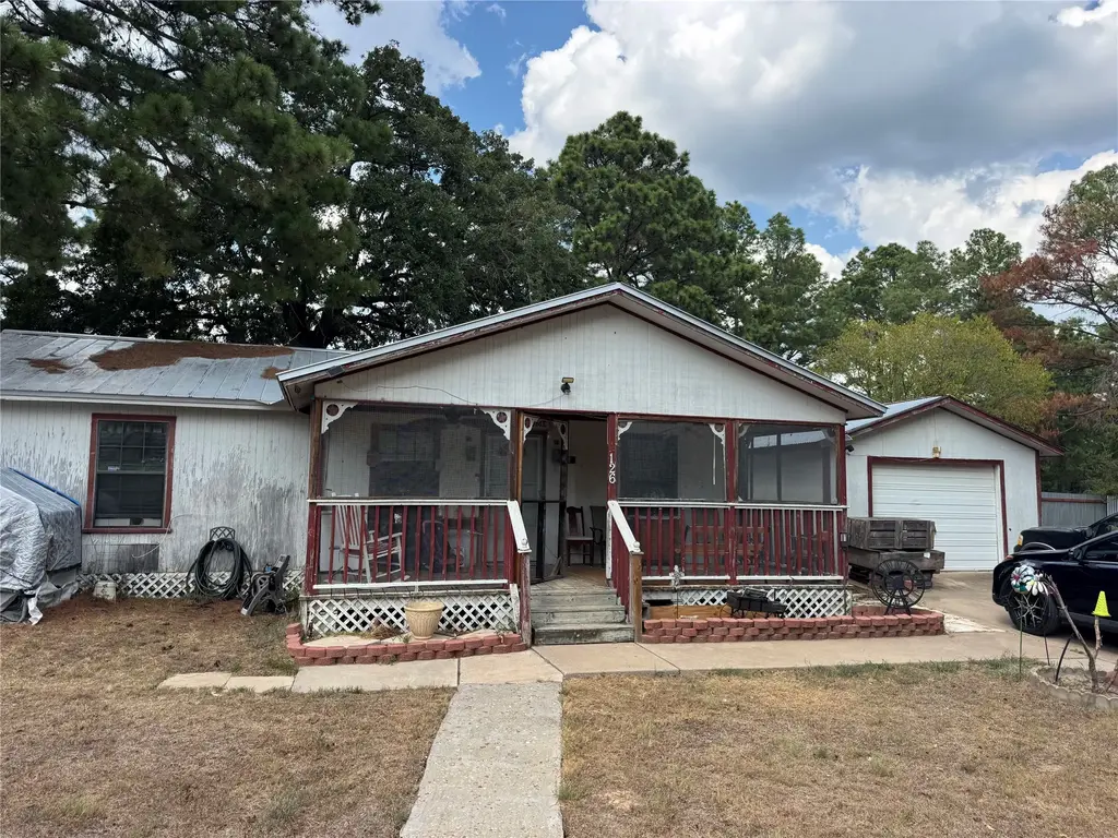 126 & 120 Horseshoe Dr, Bastrop