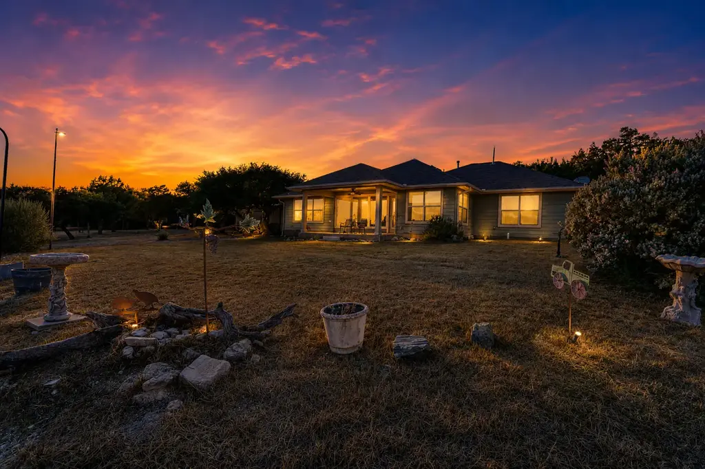 2400 County Road 330, Burnet