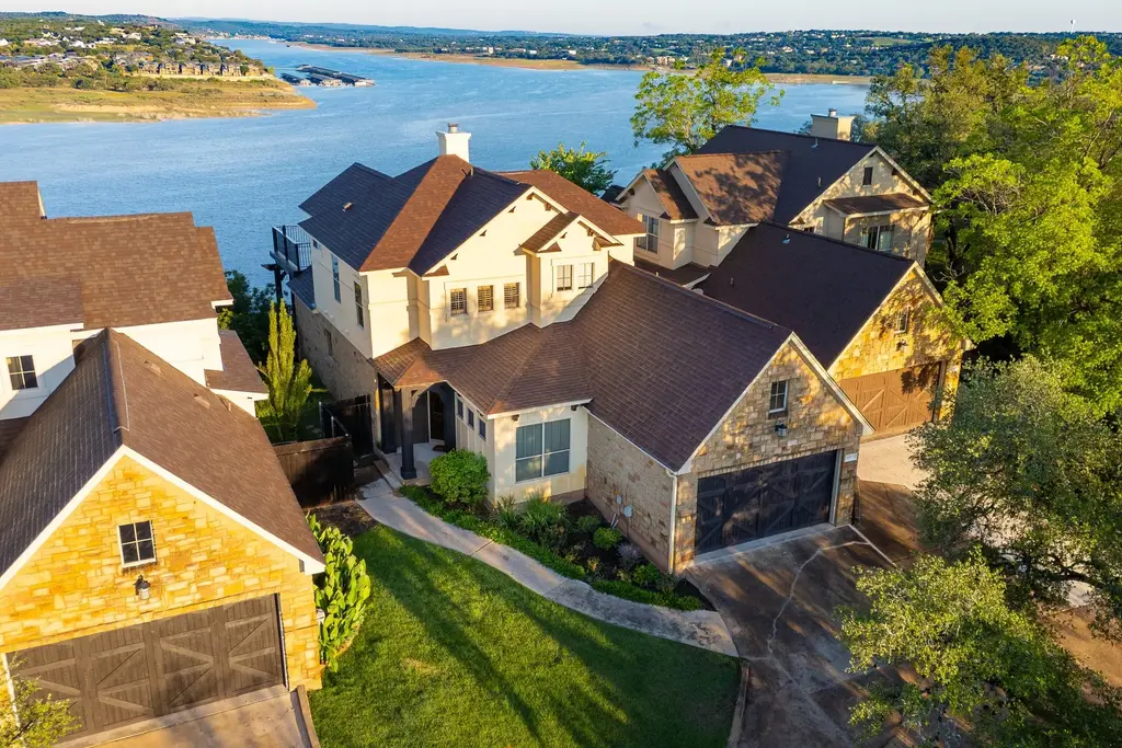 2802 Lohmans Ford Rd B, Lago Vista