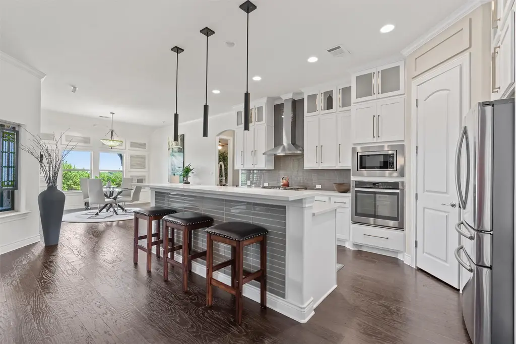 236 Standing Oak Dr, Georgetown