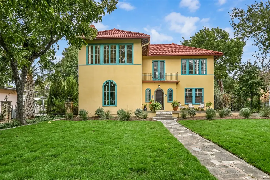106 W 32nd St, Austin