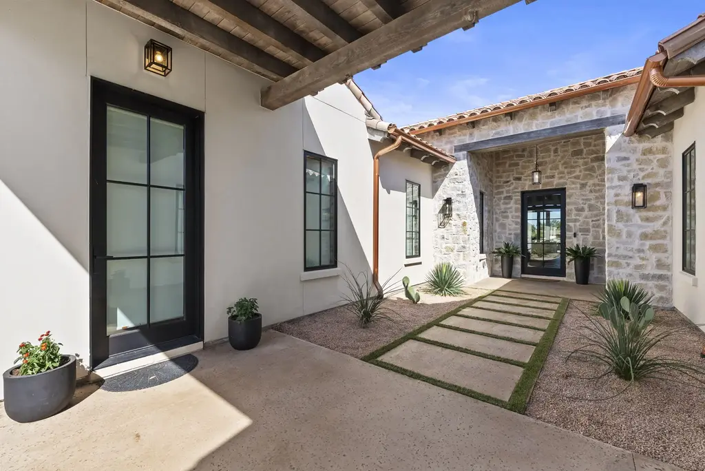 100 Encantada, Horseshoe Bay