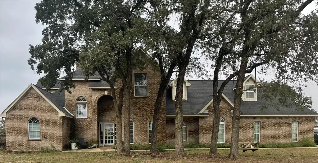 329 Flash Cir, Luling