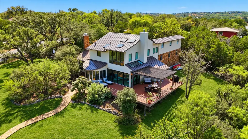 100 Derby Dr, Spicewood