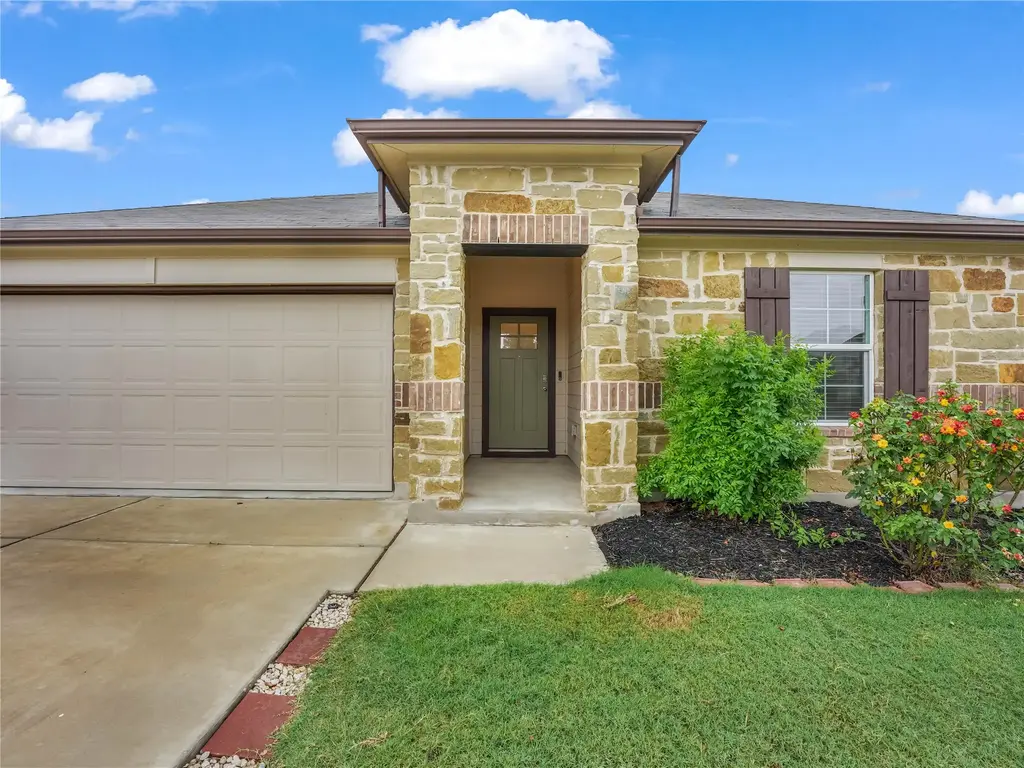 127 Sky Meadows Cir, San Marcos