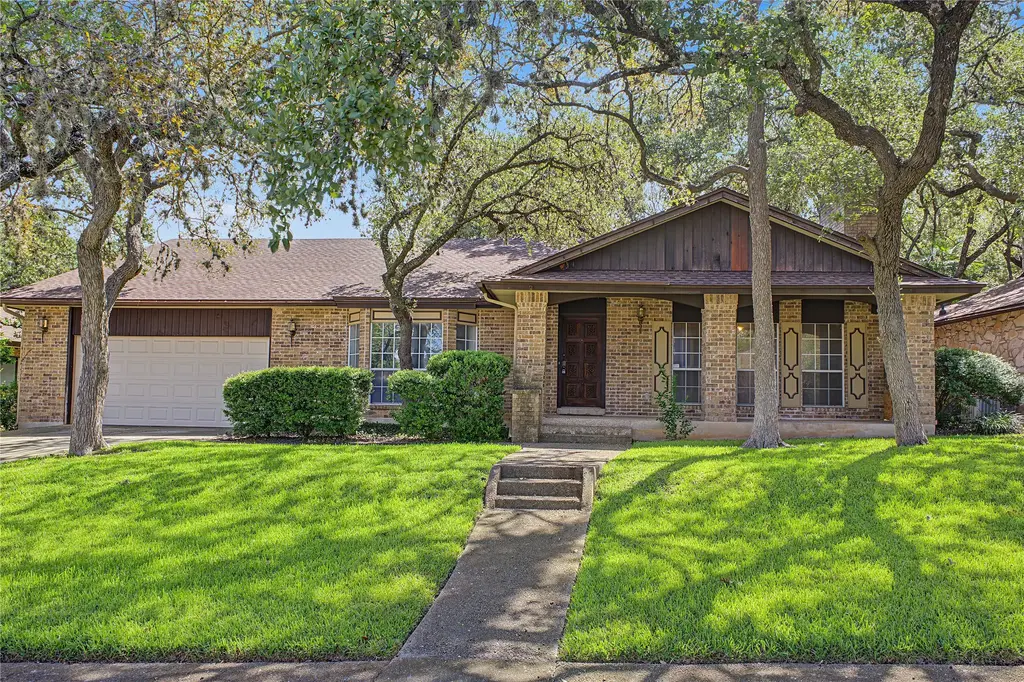 9223 Warriors Creek Dr, San Antonio