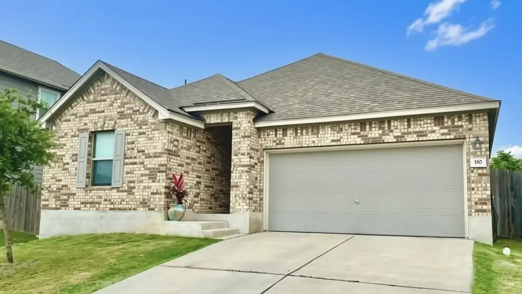 110 W Point Way, Elgin