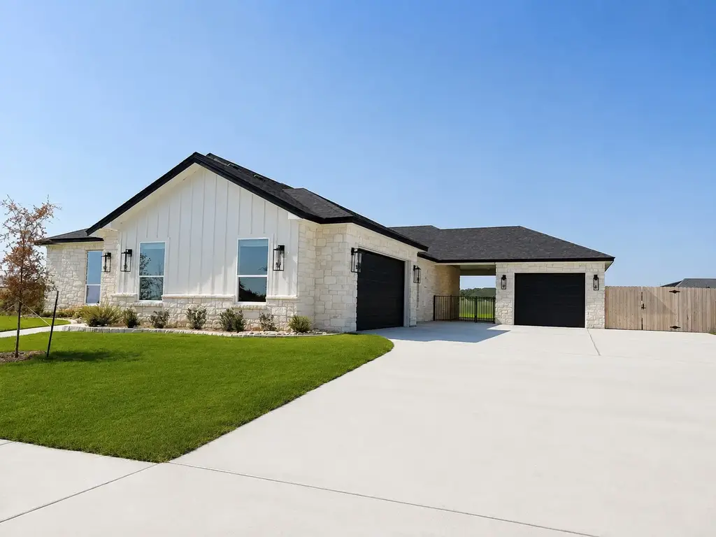 1614 Hunt Dr, Salado