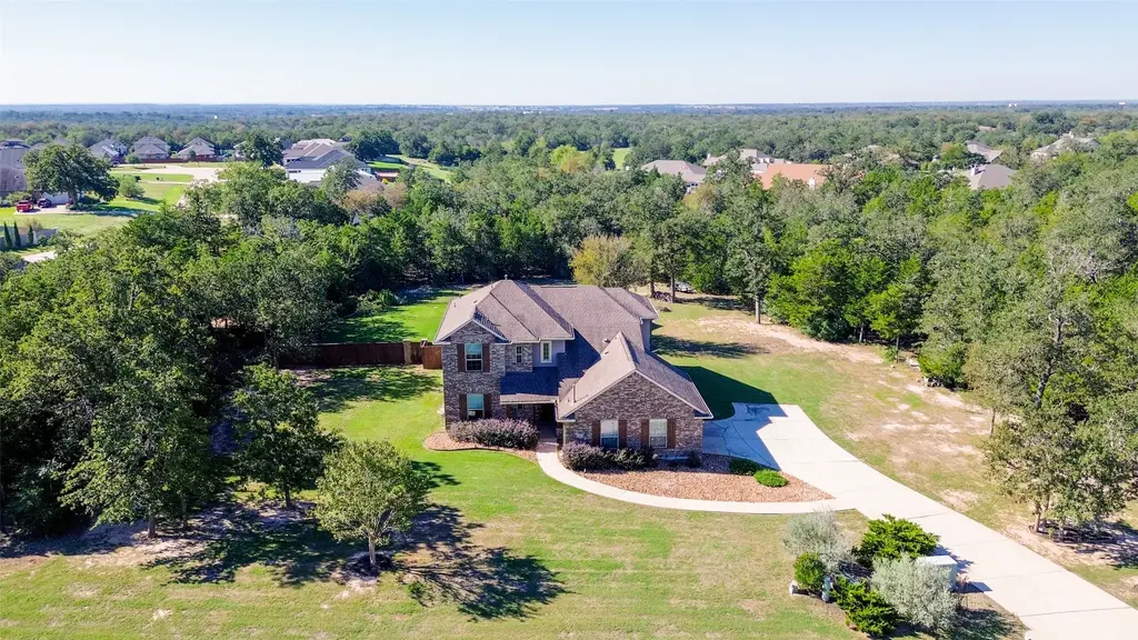 245 Chisholm Trl, Bastrop