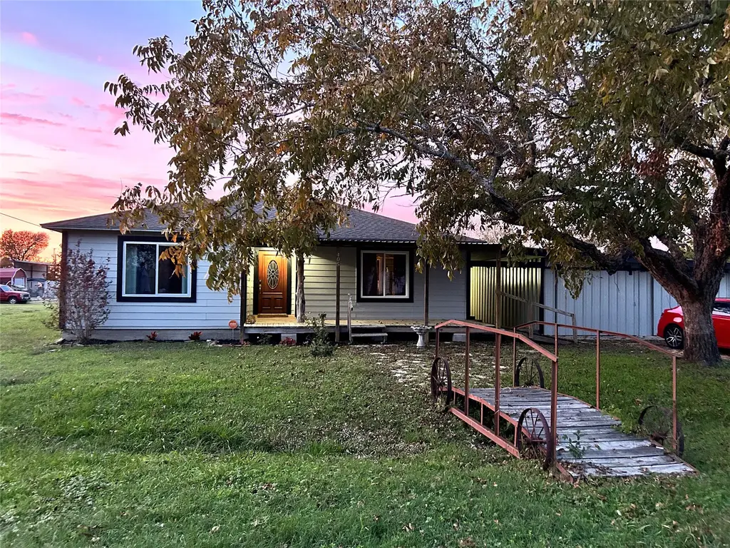 405 Fordtrand St, Ellinger