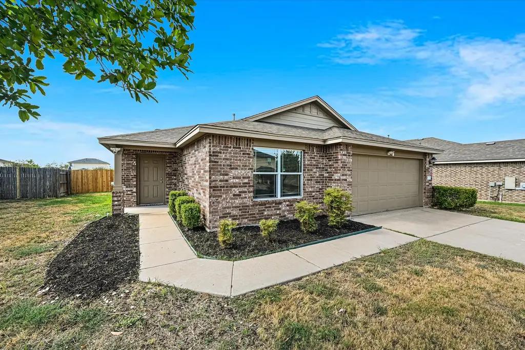104 Steel Shot Ct, Bastrop