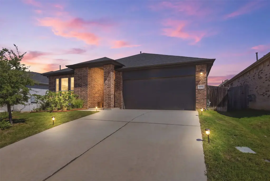 333 Diamondleaf Dr, Buda