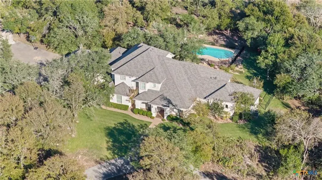 9011 Brewer Ln, Salado