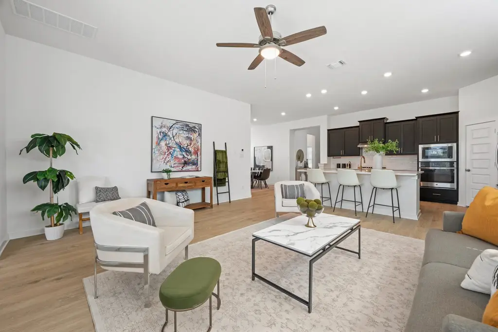 961 Oak Chase Way 40, Leander