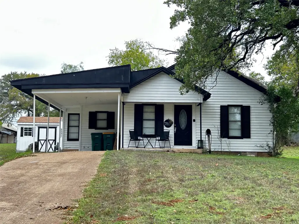 109 E Leon St, Gatesville