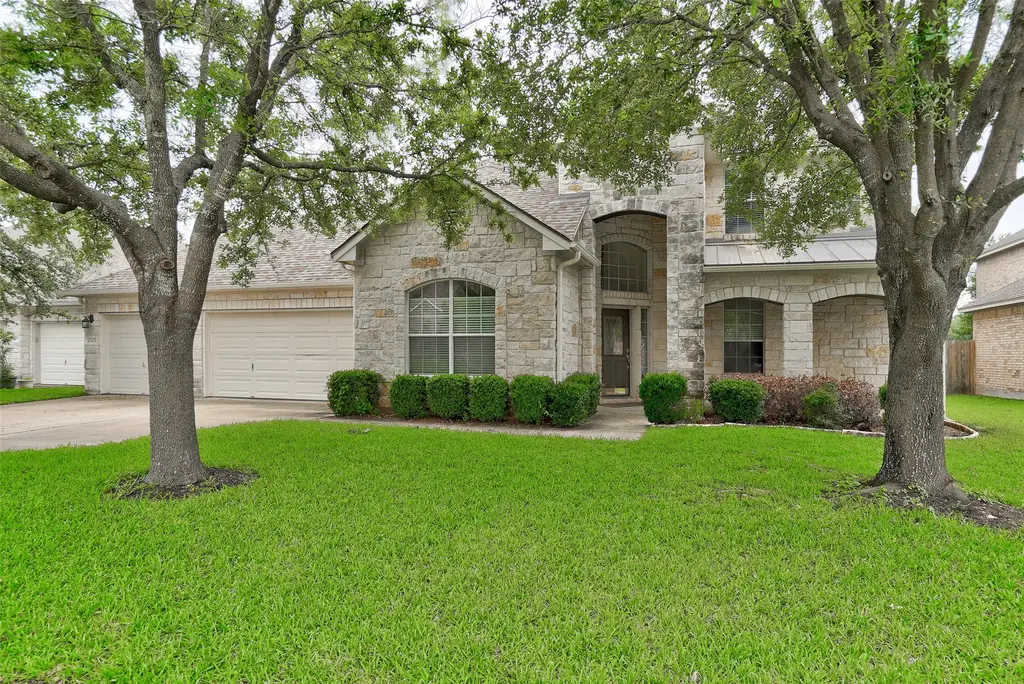 3129 Goldenoak Cir, Round Rock