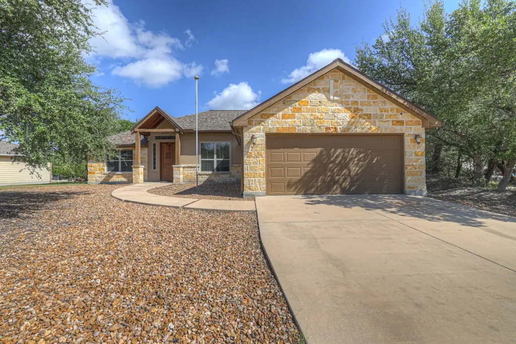 1184 Summit Blf, Canyon Lake