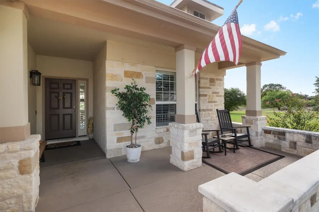 335 Yukon Ter, Georgetown
