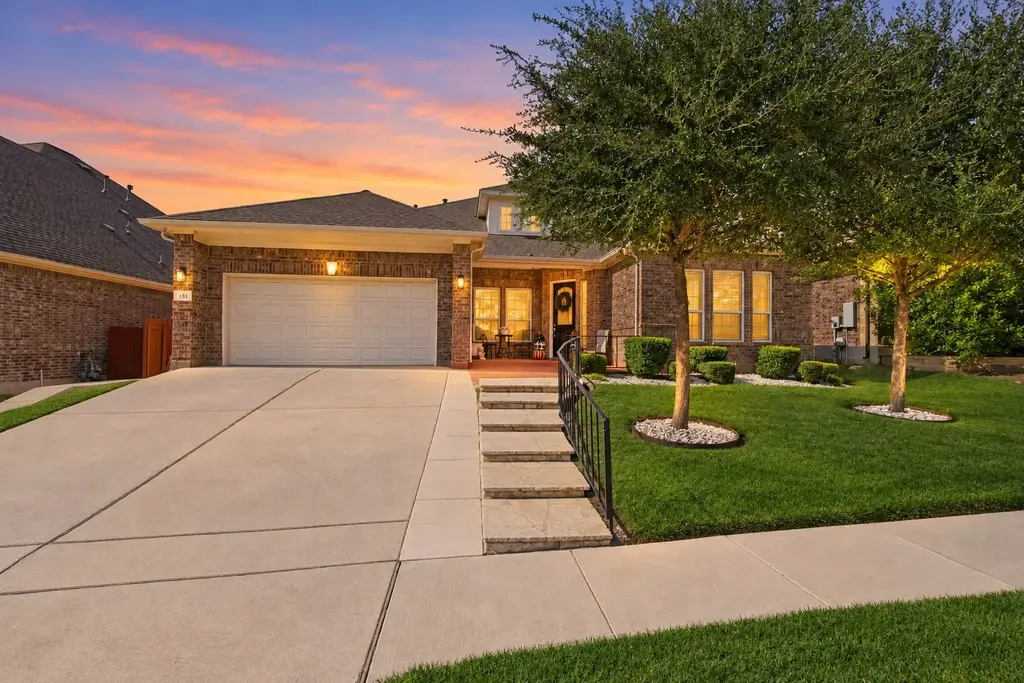 381 Betony Loop, Buda