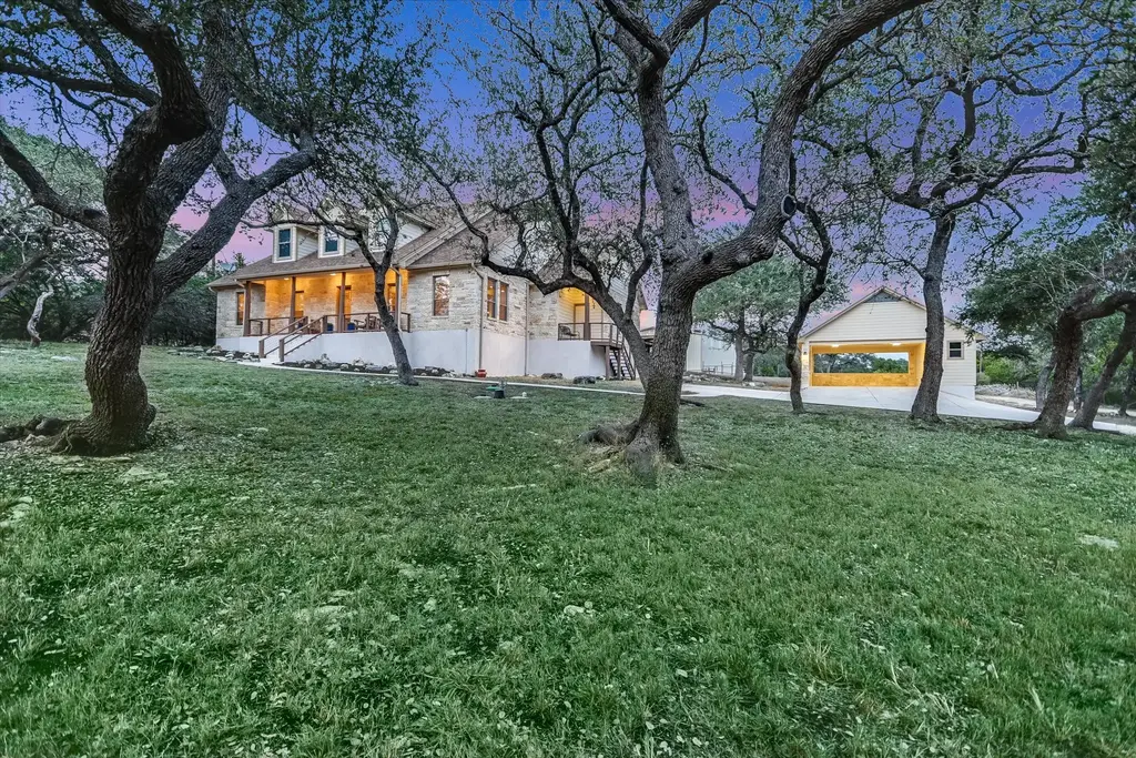 420 Mission Trail, Wimberley