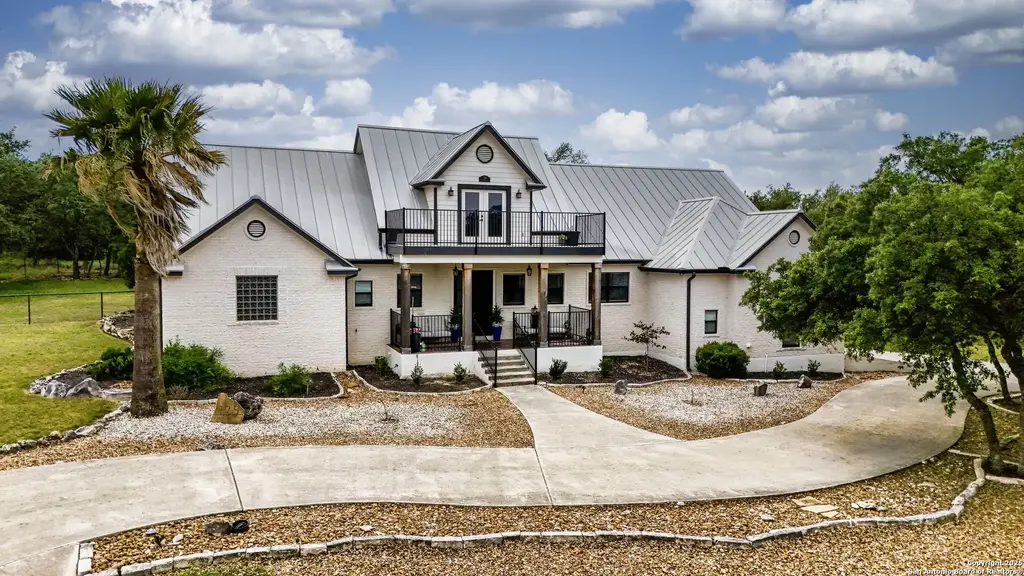 725 Winding Vw, New Braunfels