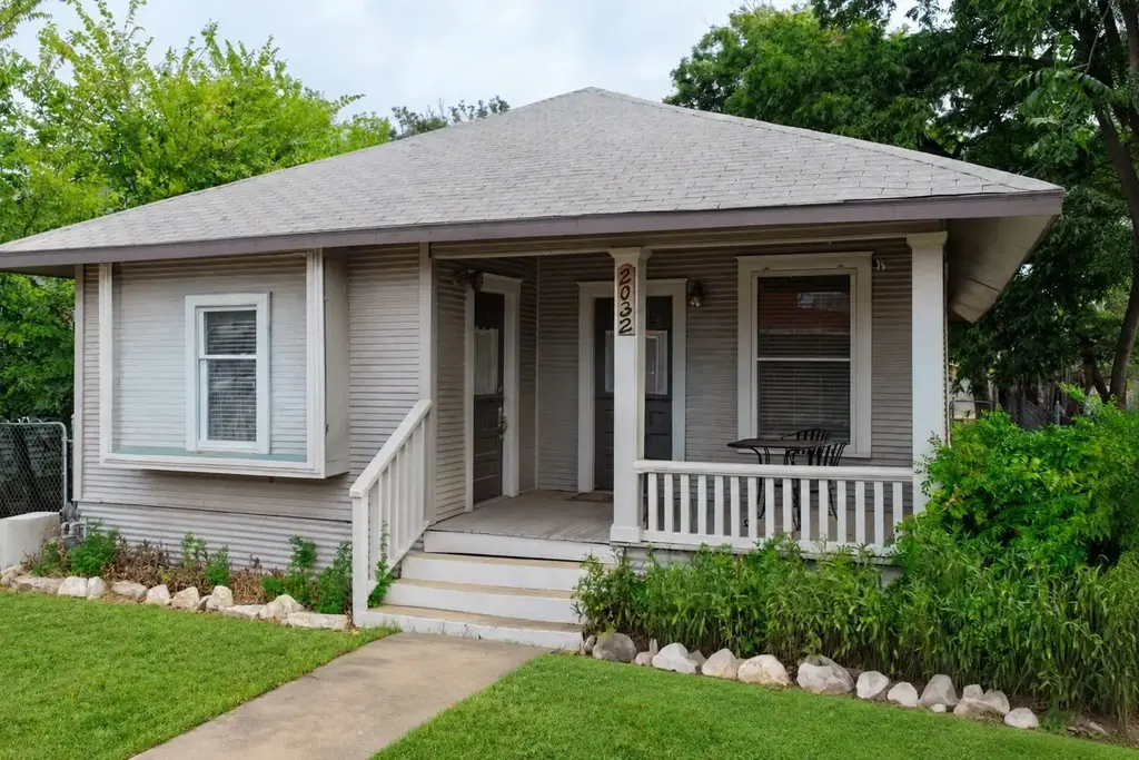 2032 E Cesar Chavez St, Austin