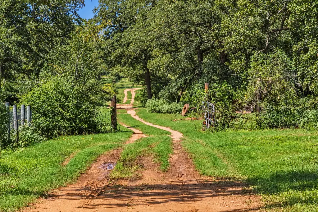 1208 Jeddo Rd, Rosanky