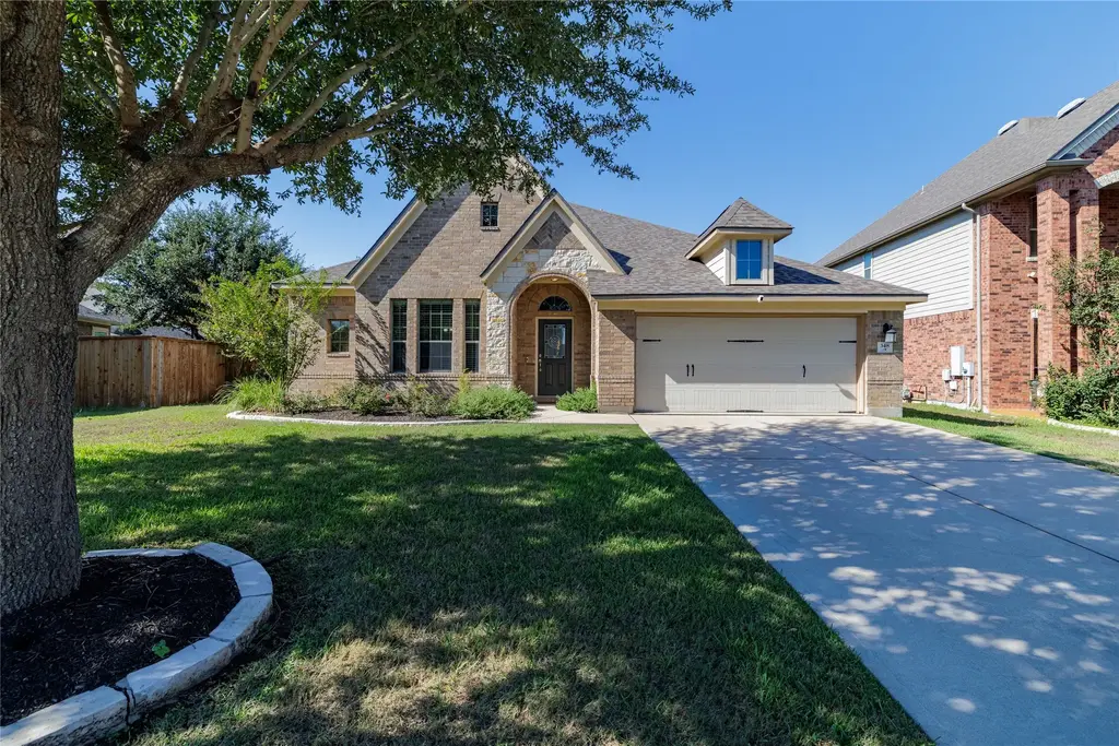 348 Lake Livingston Dr, Georgetown