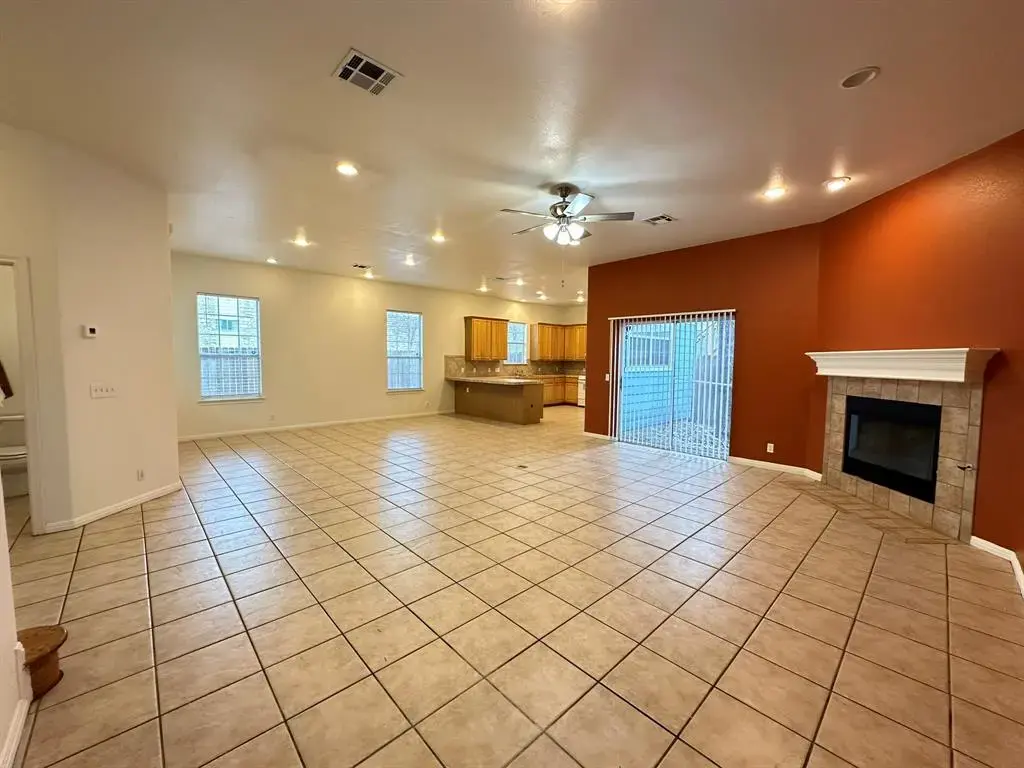 606 E 54th St A, Austin