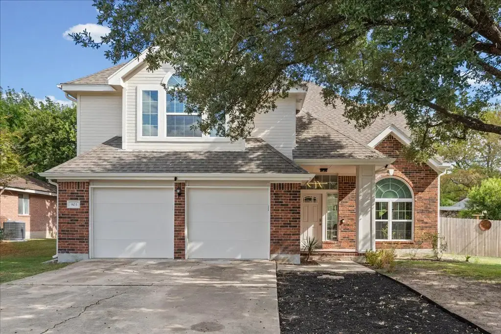 903 Meadow Creek Dr, Pflugerville