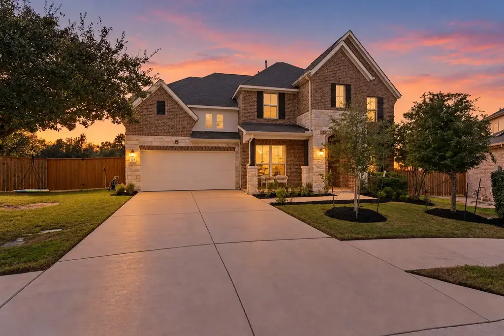 105 Autumn Oak Way, Georgetown