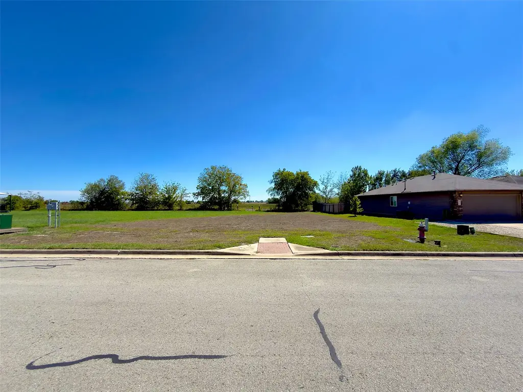 434 Thunderstorm Ave, Lockhart