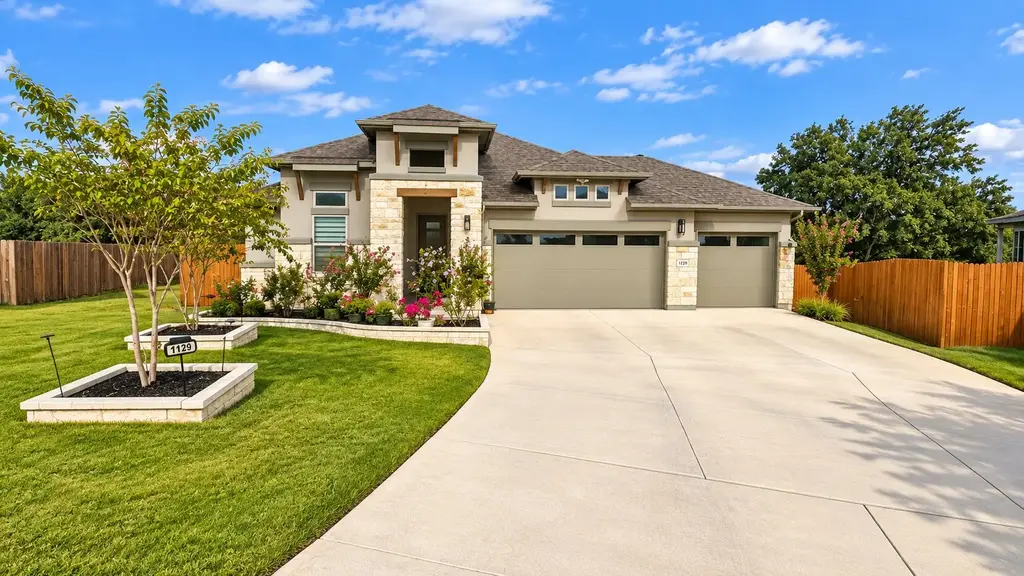 1129 Cole Estates Dr, Georgetown