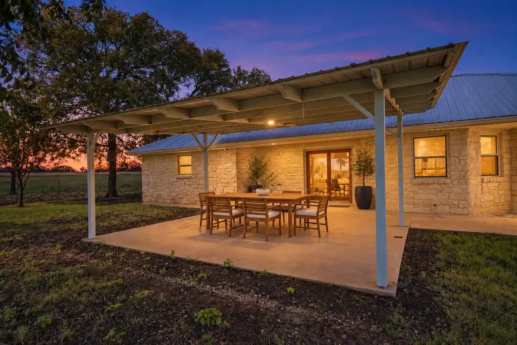 249 Lantana Ln, Maxwell
