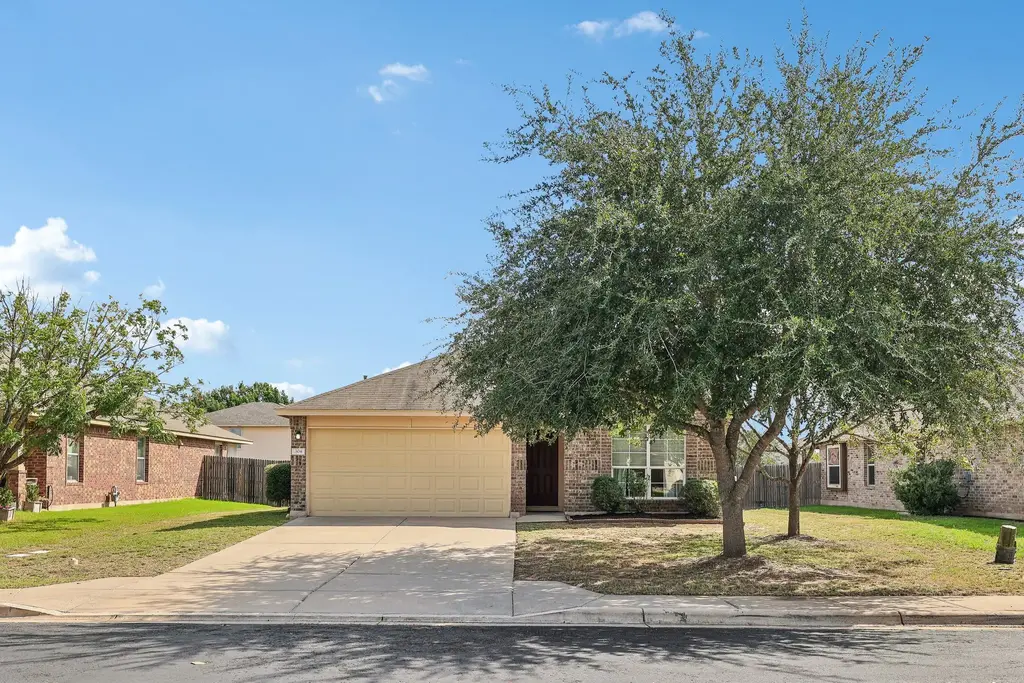 304 Grutsch Dr, Bastrop