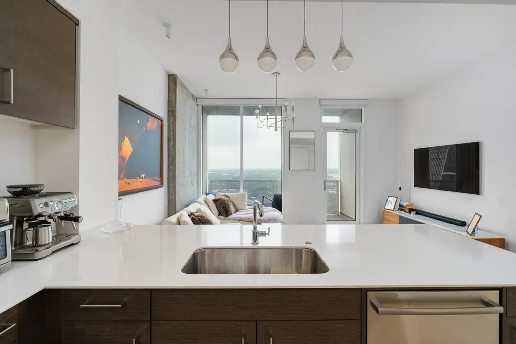 301 West Ave 3806, Austin