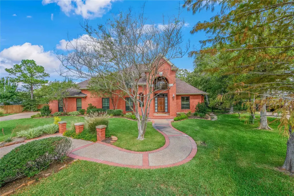 1205 Carmel Ct, College Station