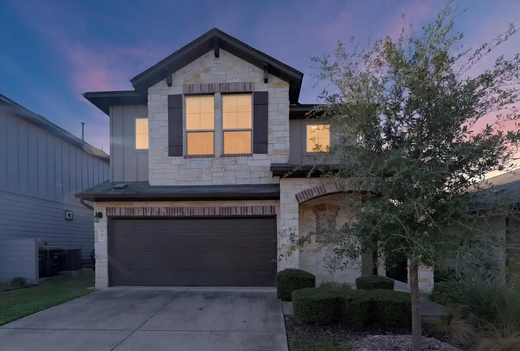 907 Sleepy Dell Ln, Austin