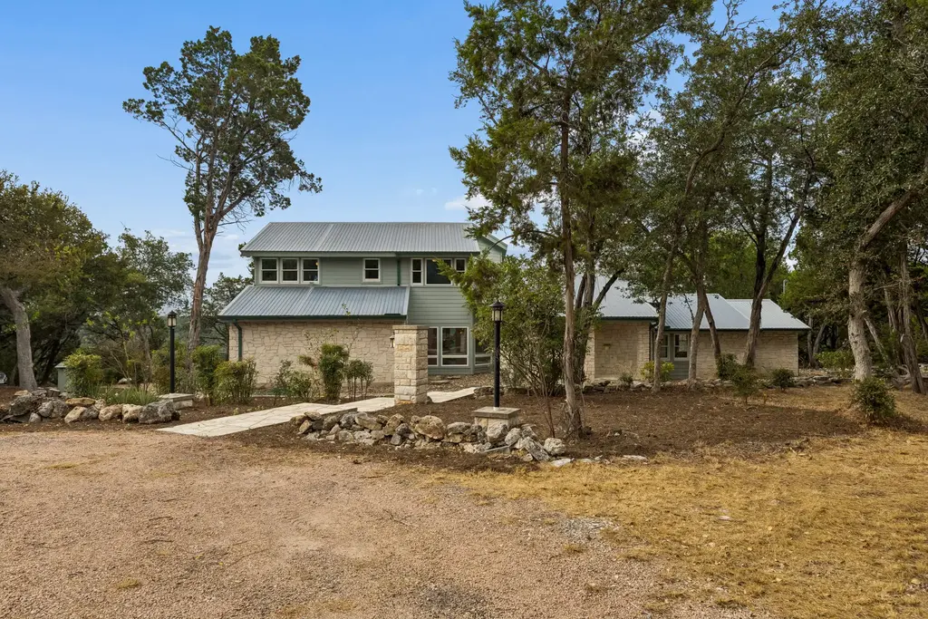 17715 N Rim Dr, Leander
