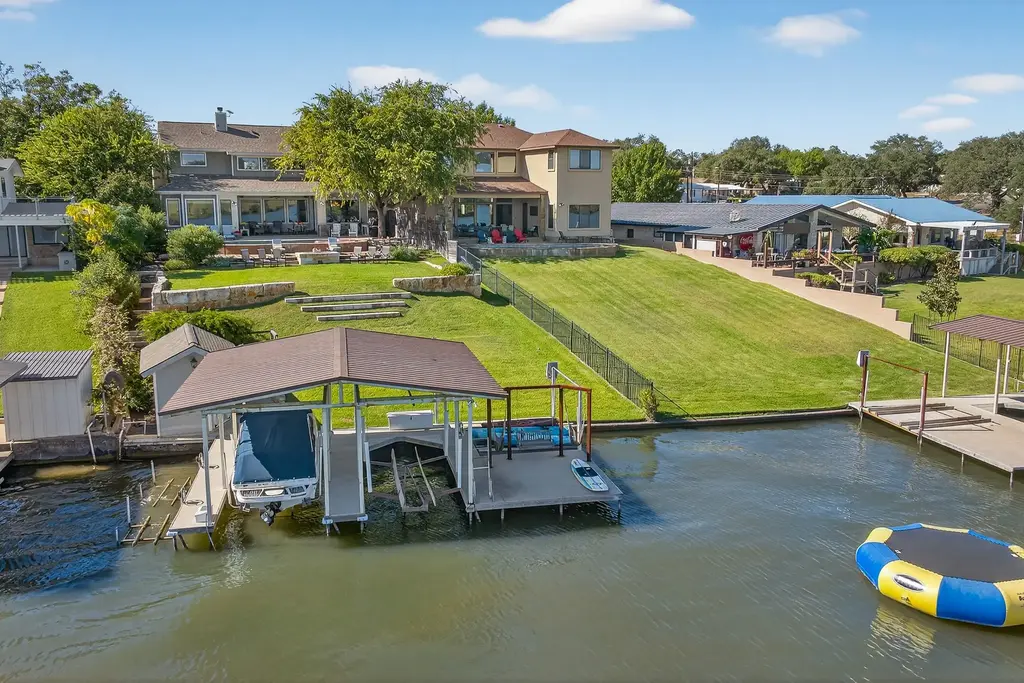 121 Christopher Ln, Kingsland