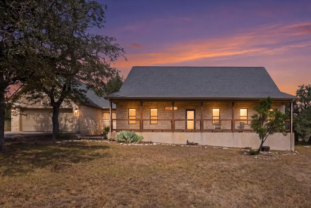 110 Curva Bonita, Wimberley