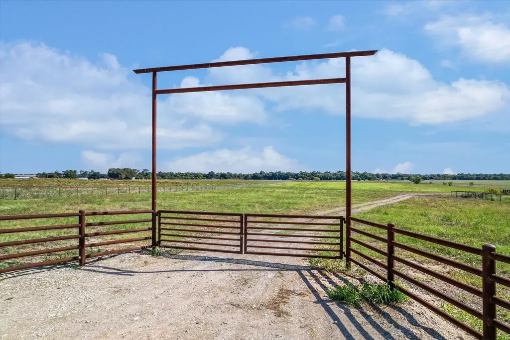 750 County Road 380, Granger