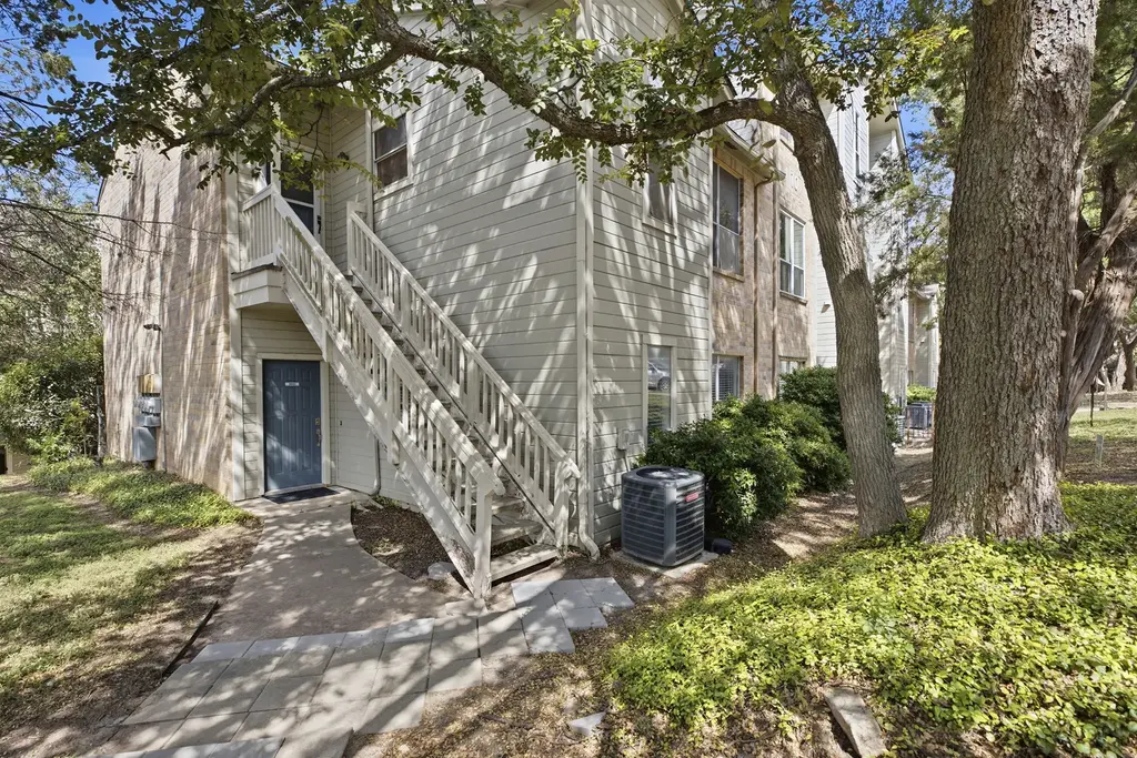 2450 Wickersham Ln 1001, Austin