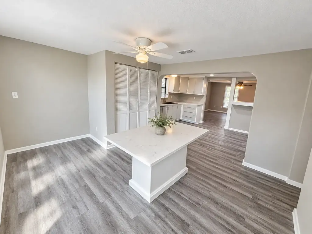 114 Royal St, Taylor