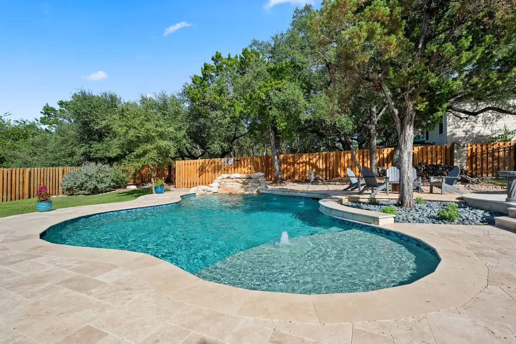 112 Los Altos Dr, Lakeway