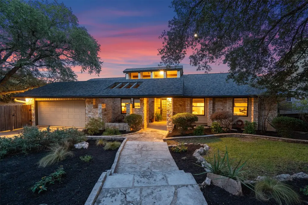8517 Appalachian Dr, Austin