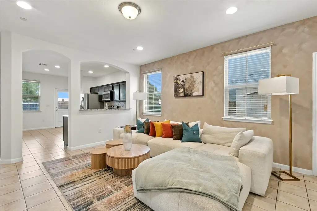 2880 Donnell Dr 304, Round Rock