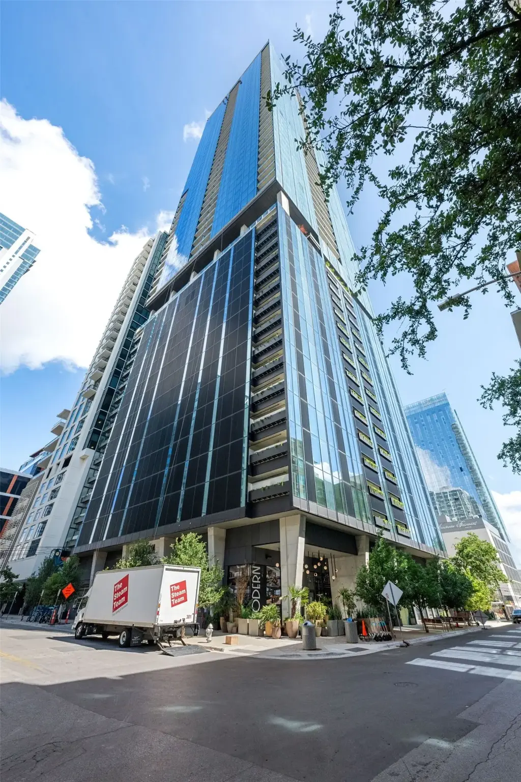 610 Davis St 3805, Austin